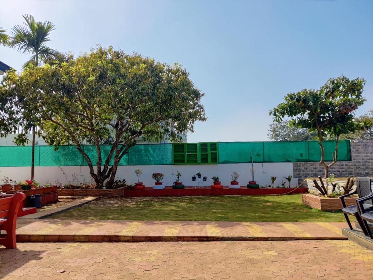Rose Villa Лонавала Экстерьер фото